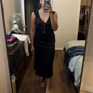 Aritzia | Wilfred 90s Satin Set | Blouse & Midi Skirt